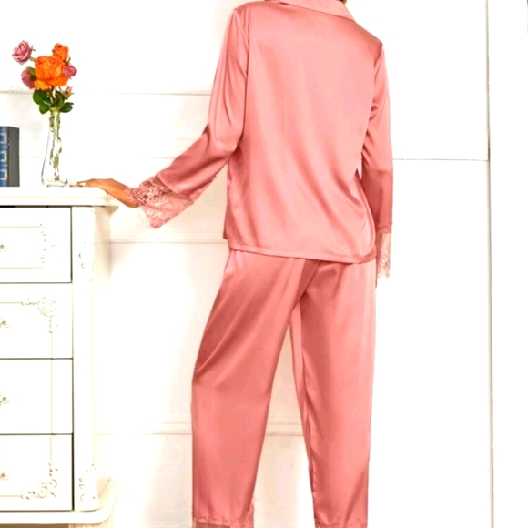 Lace panel lapel collar satin night set pyjamas - Picture 5 of 6